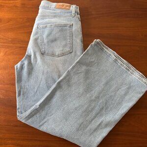 Like New 7 For All Mankind Jo Ultra High Waist Crop Wide Leg Jeans Size 28